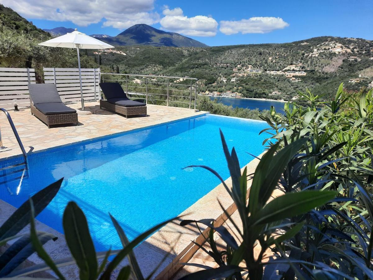 Villas Amantea- Four Villas With Big Pool And Infinity Pool Сивота Екстериор снимка