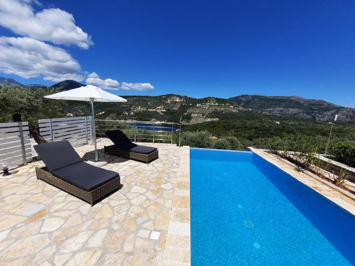 Villas Amantea- Four Villas With Big Pool And Infinity Pool Сивота Екстериор снимка