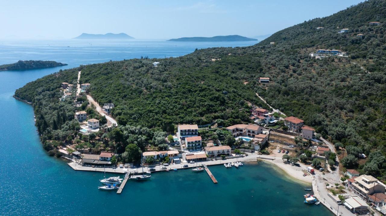 Villas Amantea- Four Villas With Big Pool And Infinity Pool Сивота Екстериор снимка