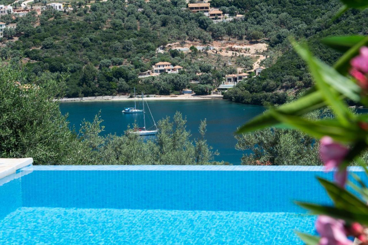 Villas Amantea- Four Villas With Big Pool And Infinity Pool Сивота Екстериор снимка