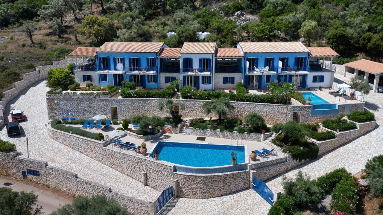 Villas Amantea- Four Villas With Big Pool And Infinity Pool Сивота Екстериор снимка