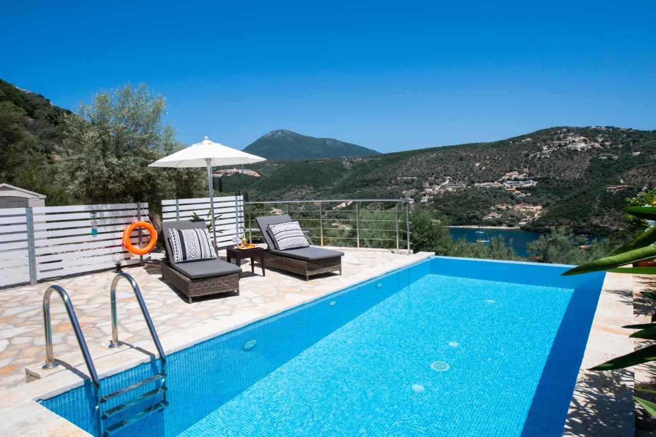 Villas Amantea- Four Villas With Big Pool And Infinity Pool Сивота Екстериор снимка