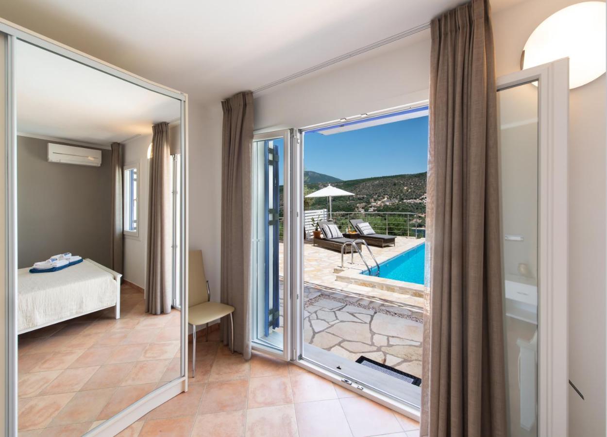 Villas Amantea- Four Villas With Big Pool And Infinity Pool Сивота Екстериор снимка