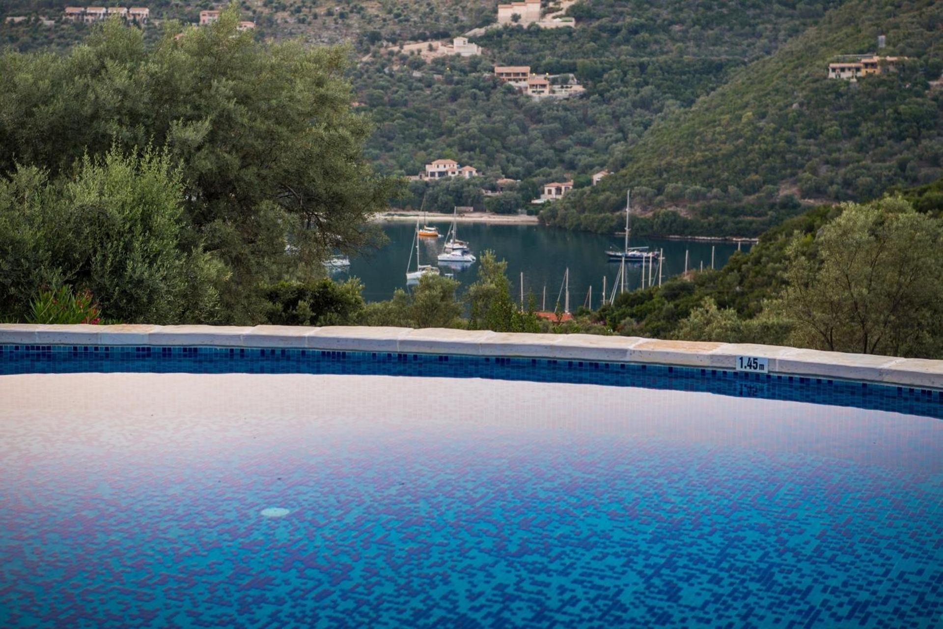 Villas Amantea- Four Villas With Big Pool And Infinity Pool Сивота Екстериор снимка