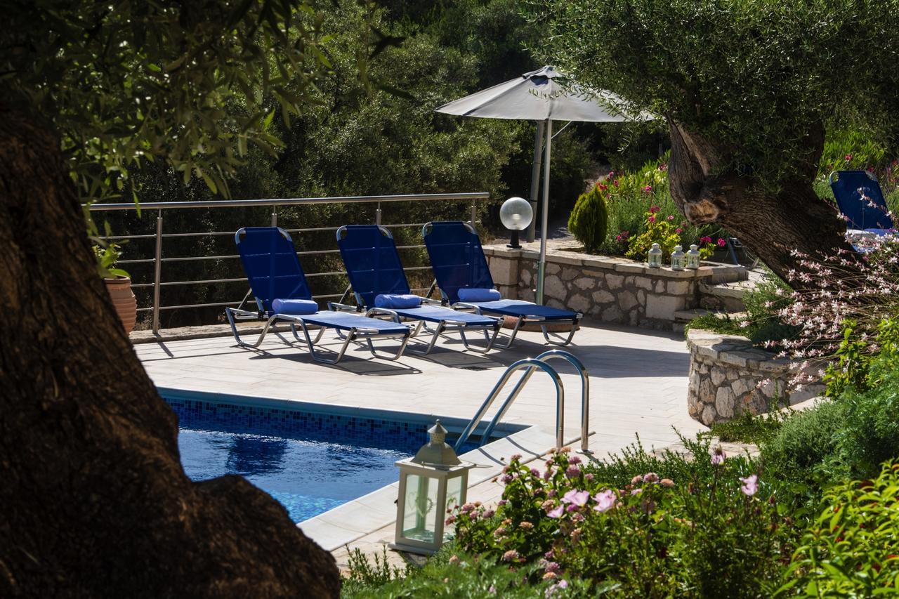 Villas Amantea- Four Villas With Big Pool And Infinity Pool Сивота Екстериор снимка