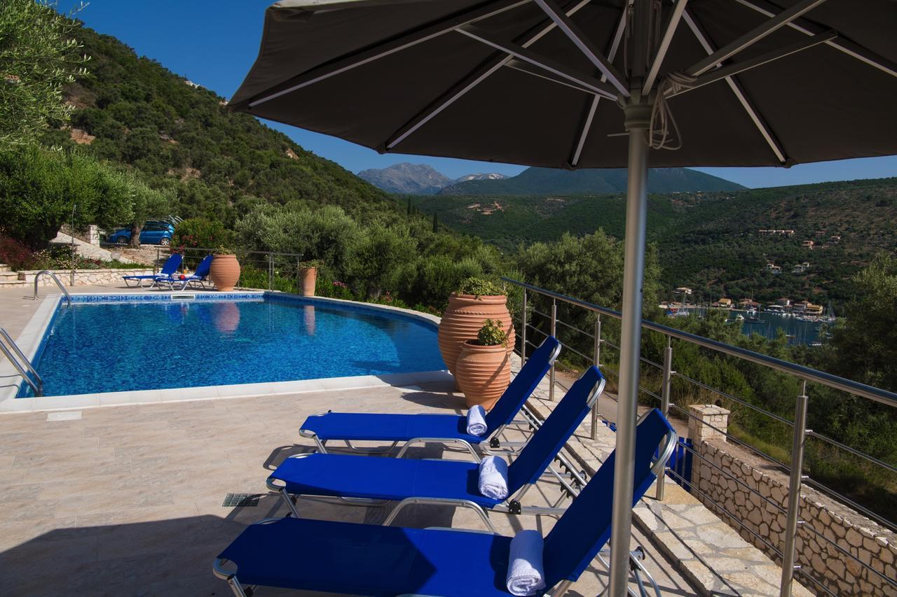 Villas Amantea- Four Villas With Big Pool And Infinity Pool Сивота Екстериор снимка