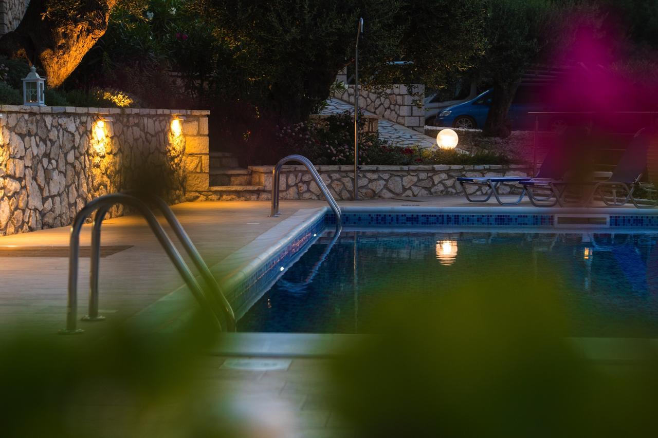 Villas Amantea- Four Villas With Big Pool And Infinity Pool Сивота Екстериор снимка