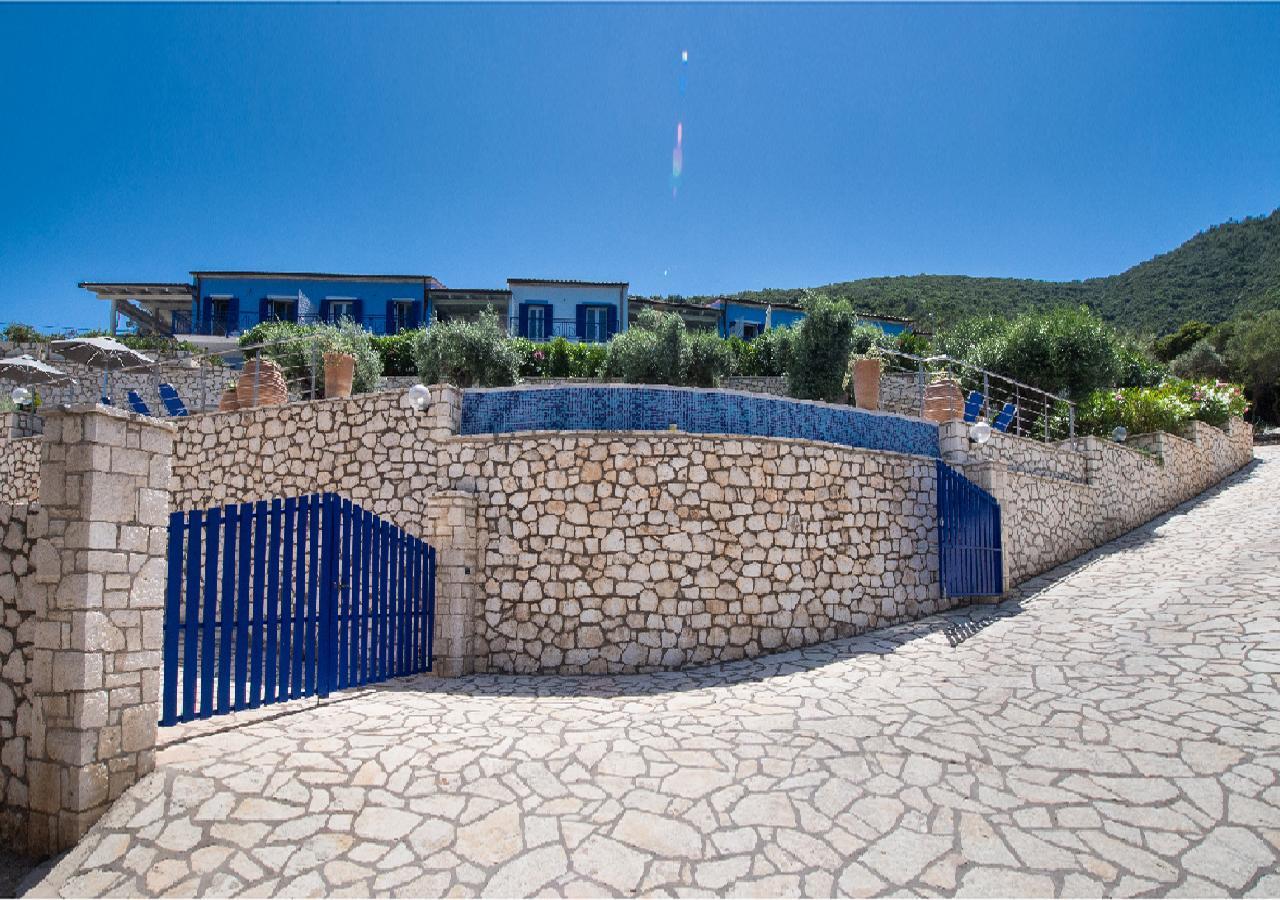 Villas Amantea- Four Villas With Big Pool And Infinity Pool Сивота Екстериор снимка