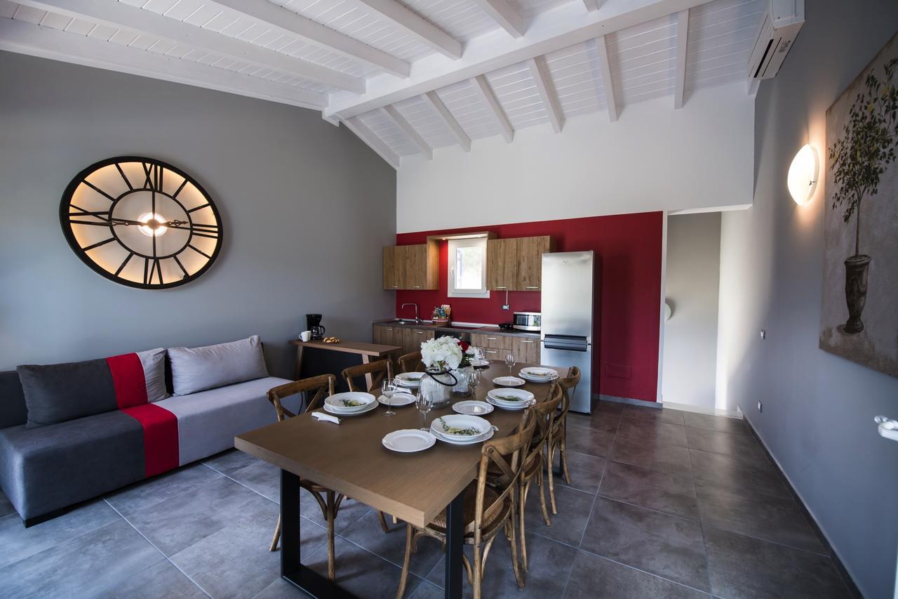 Villas Amantea- Four Villas With Big Pool And Infinity Pool Сивота Екстериор снимка