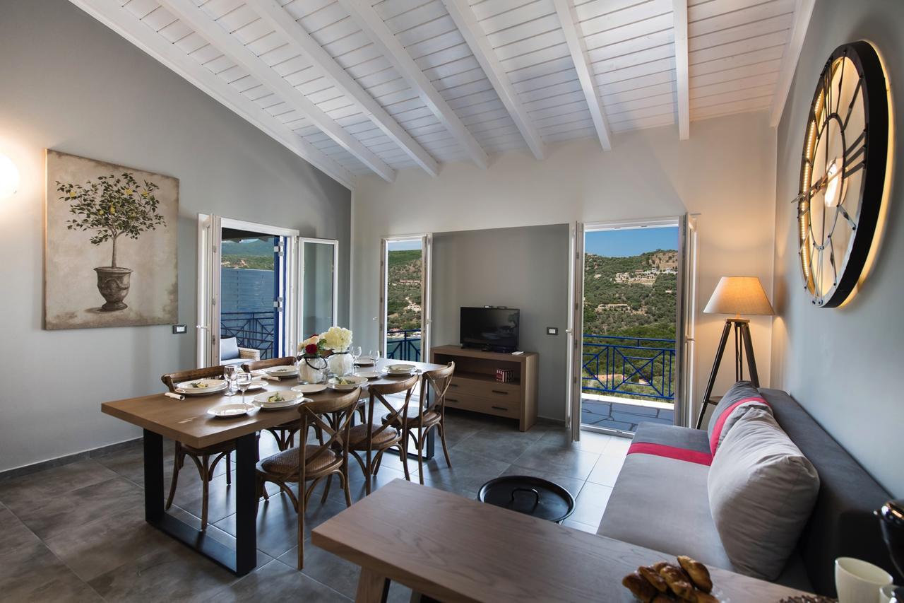 Villas Amantea- Four Villas With Big Pool And Infinity Pool Сивота Екстериор снимка