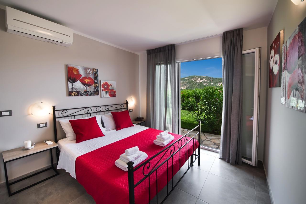 Villas Amantea- Four Villas With Big Pool And Infinity Pool Сивота Екстериор снимка