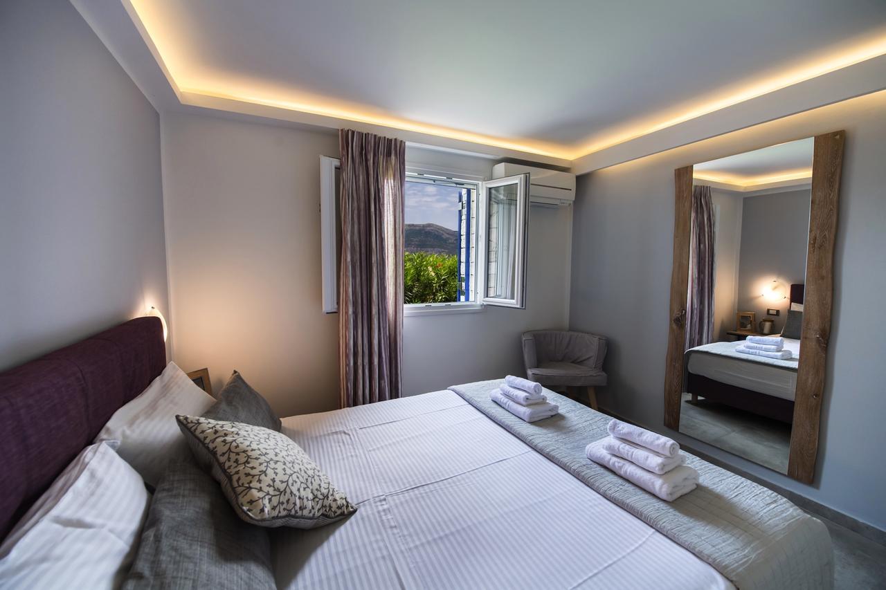Villas Amantea- Four Villas With Big Pool And Infinity Pool Сивота Екстериор снимка