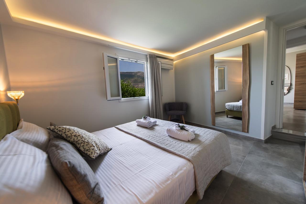 Villas Amantea- Four Villas With Big Pool And Infinity Pool Сивота Екстериор снимка