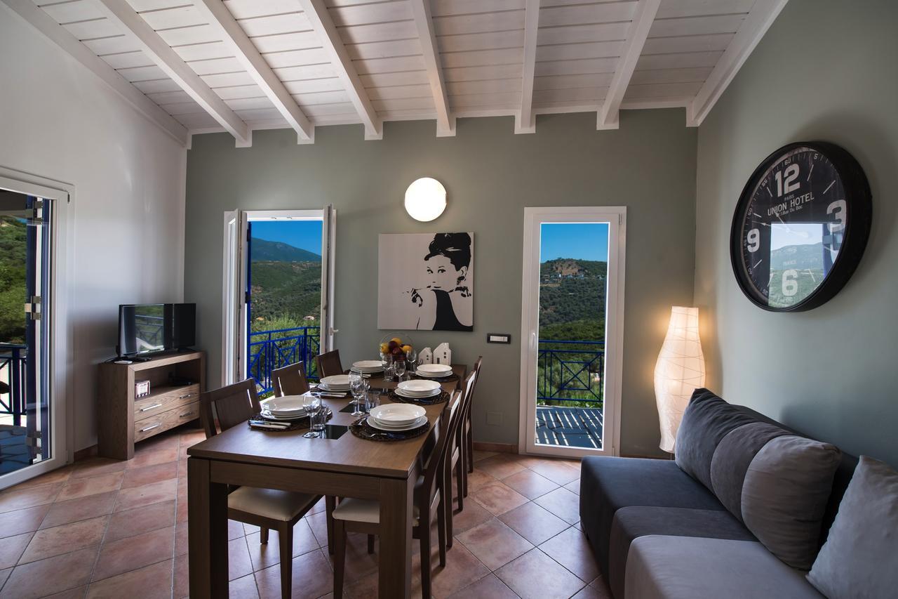 Villas Amantea- Four Villas With Big Pool And Infinity Pool Сивота Екстериор снимка